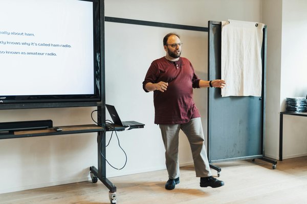 Comment le marketing collaboratif stimule l'innovation : Une démarche participative prometteuse